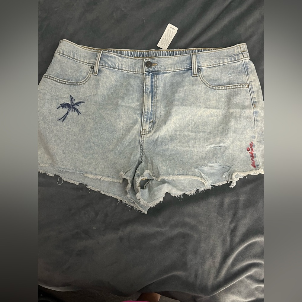 Size XXL Starting Bid $10
